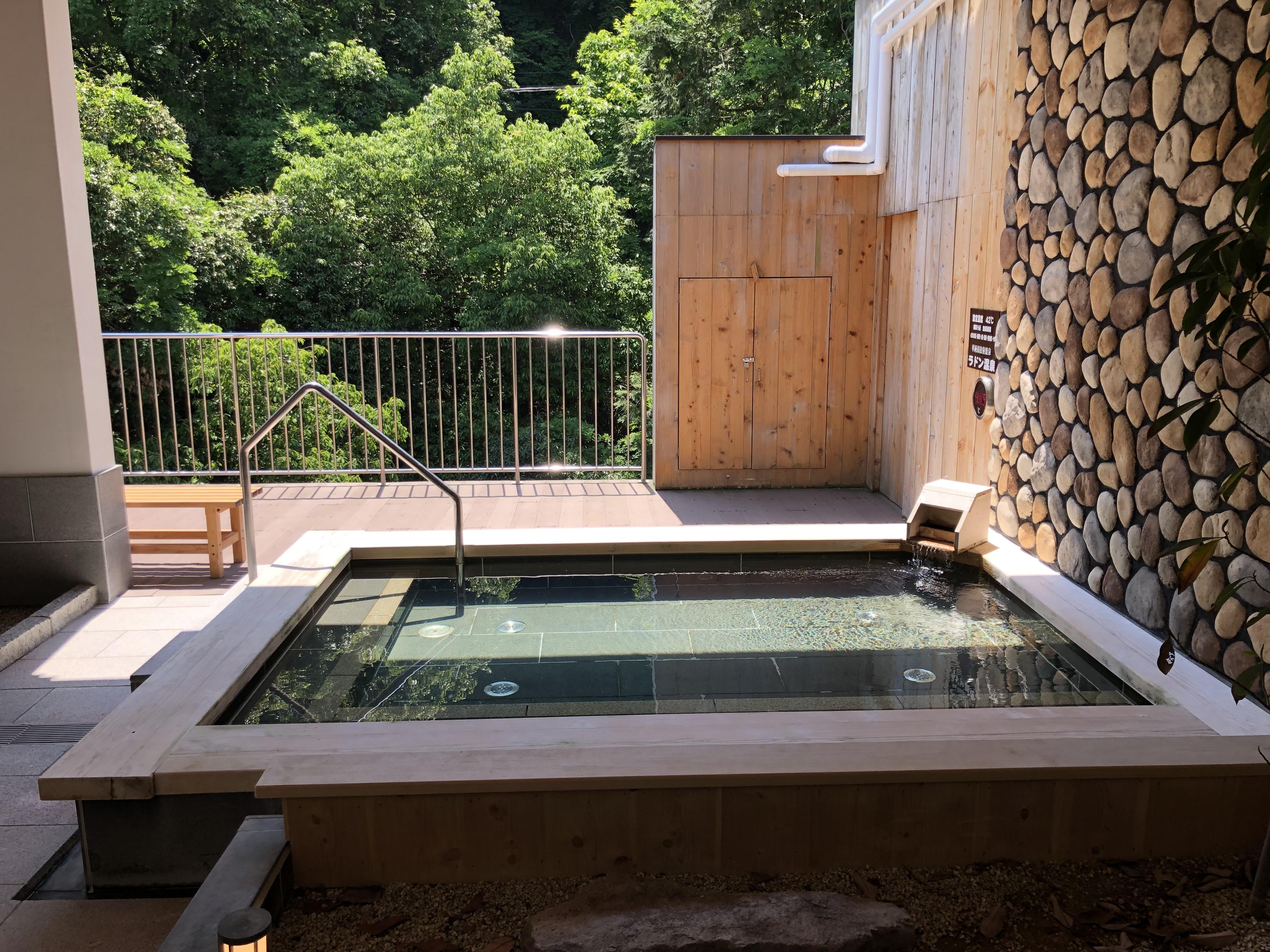 松葉温泉 滝の湯