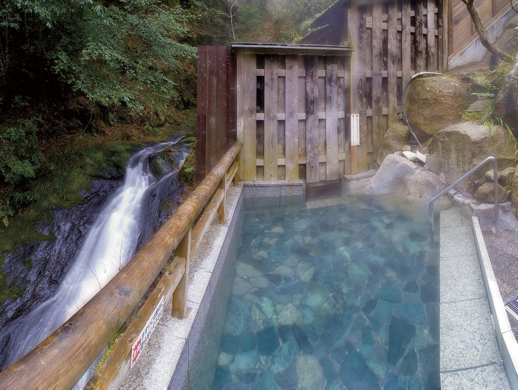 湯泉地温泉 滝の湯