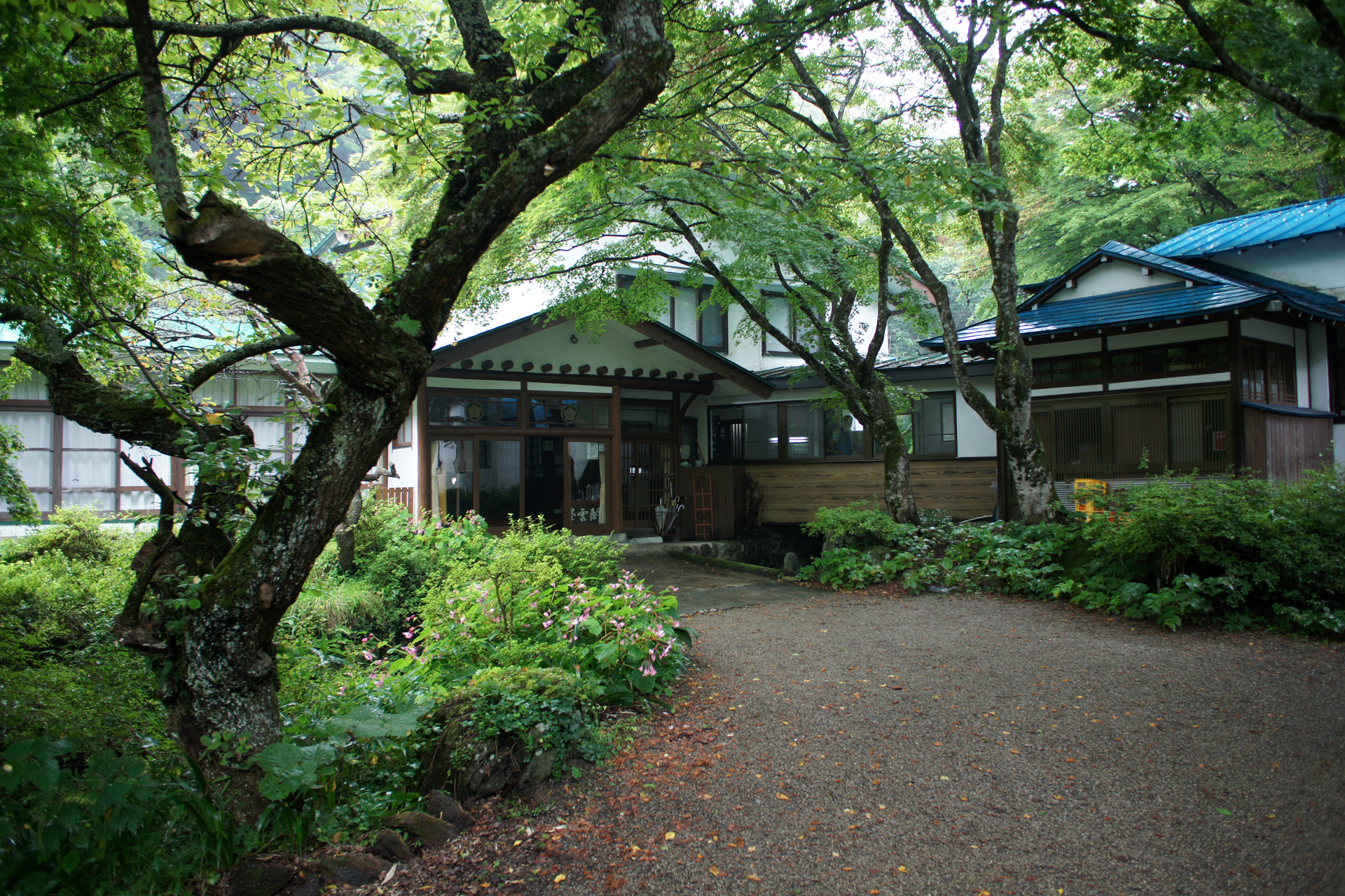 峯雲閣