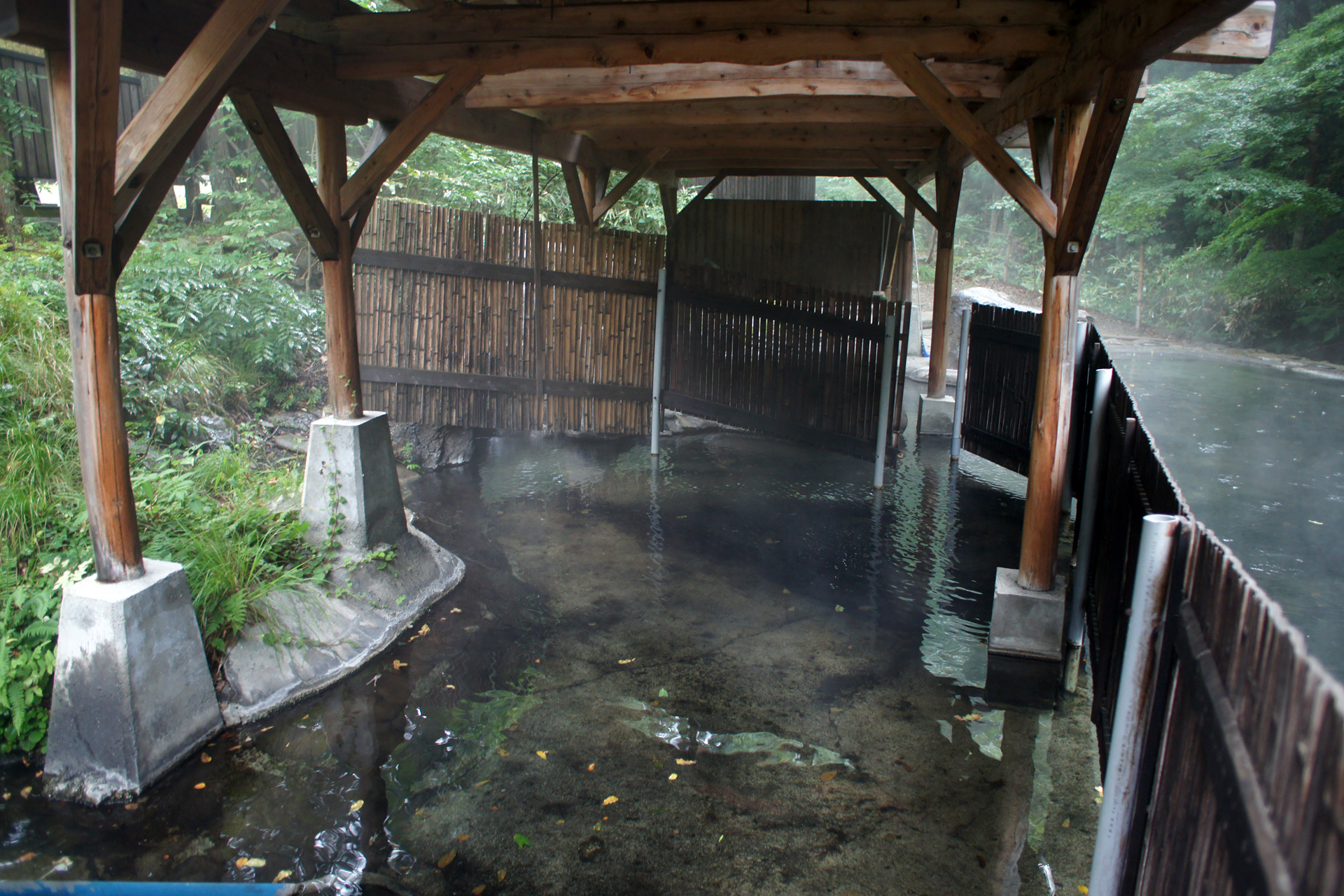 鬼首温泉　間欠泉露天風呂