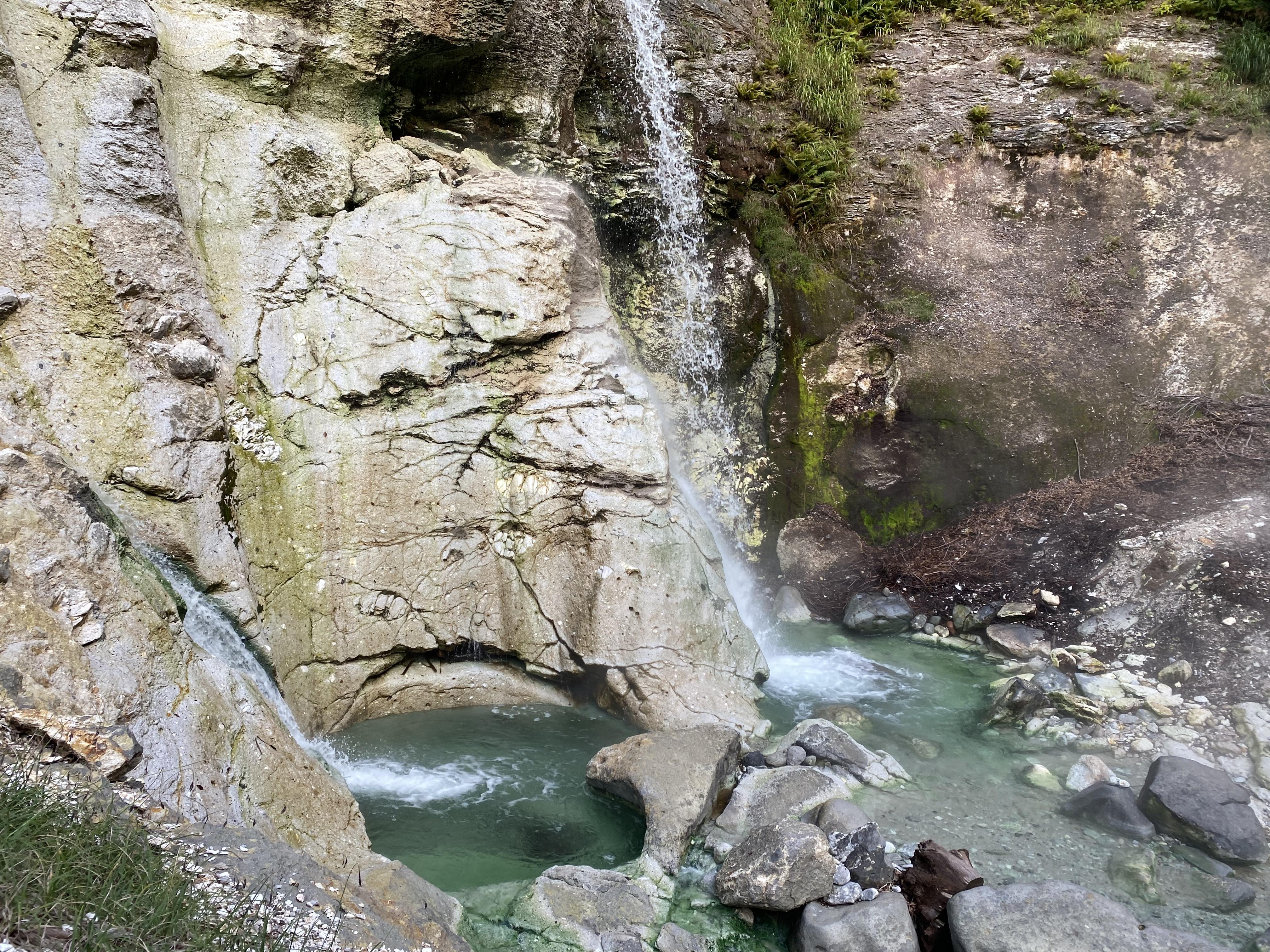 川原毛大湯滝