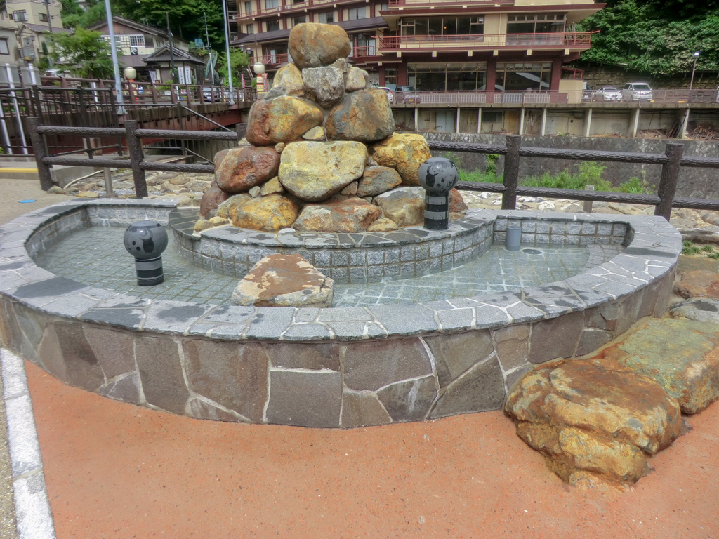 土湯温泉公衆浴場　中之湯