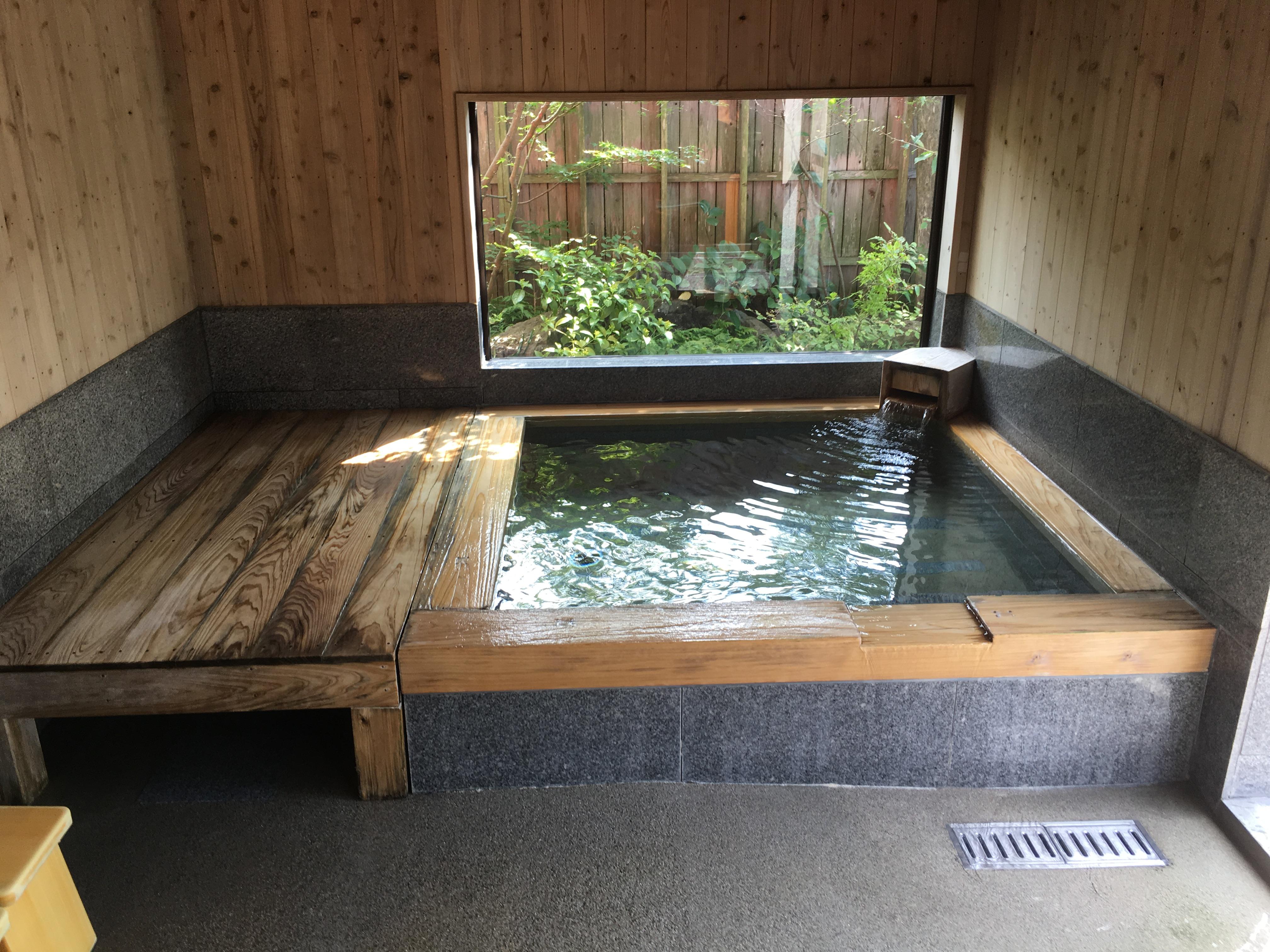 湯亭 上弦の月