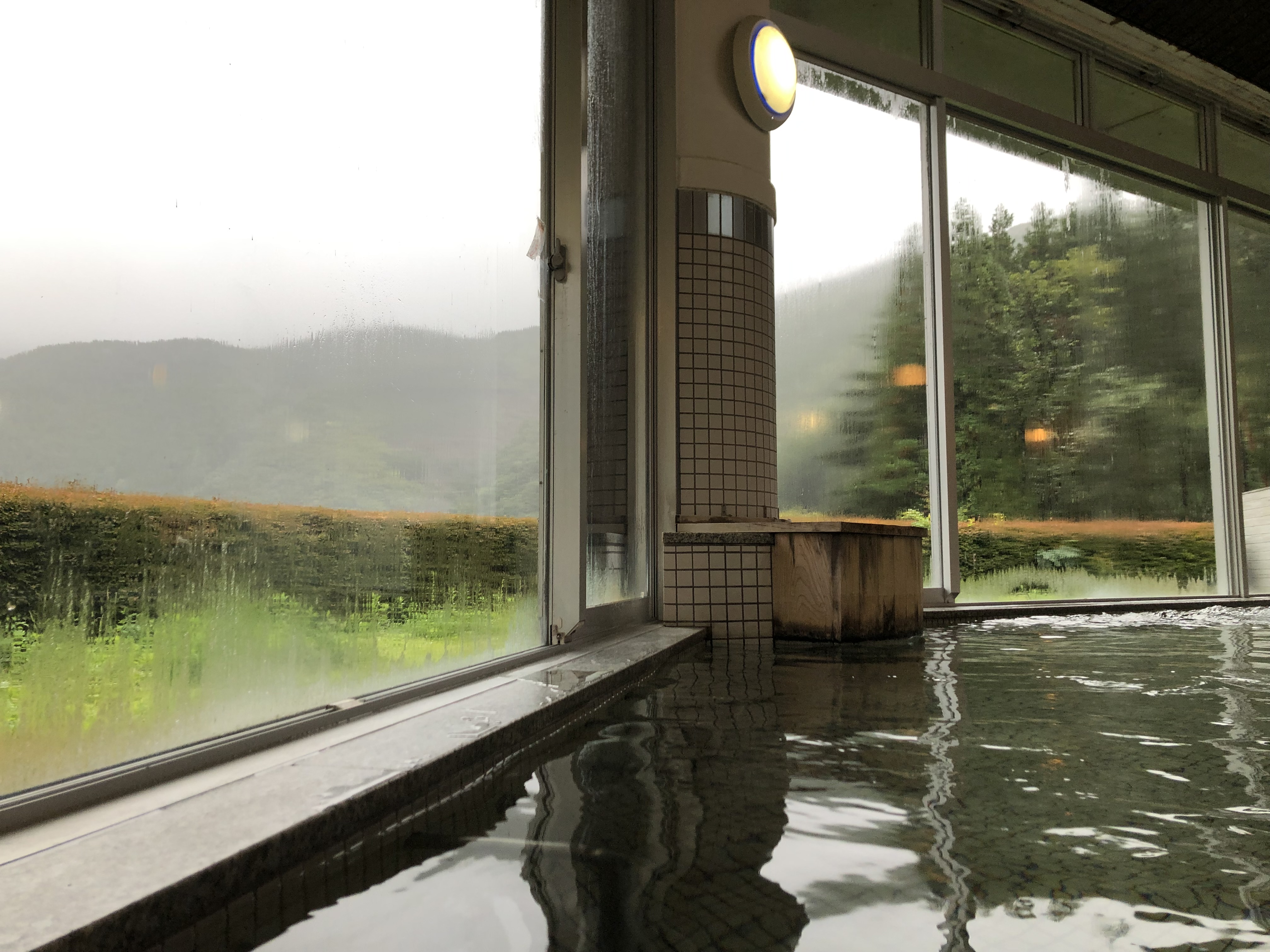 リバーパークにいさと湯ったり館